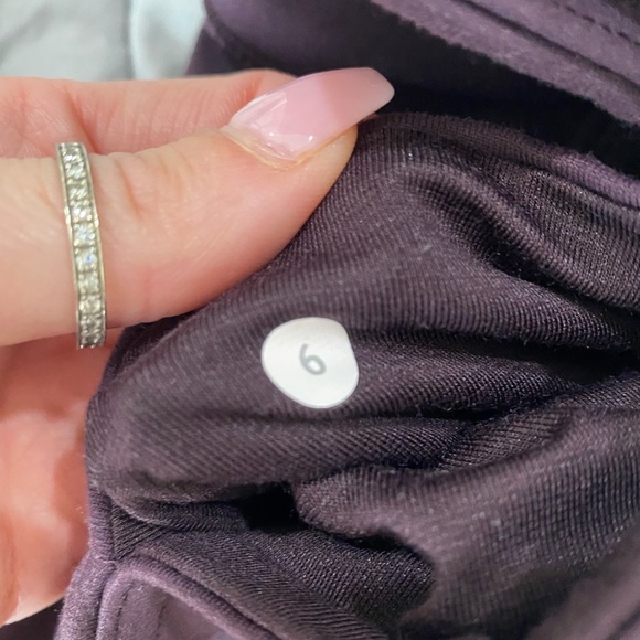 Lululemon size 6 full length - Picture 2 of 5